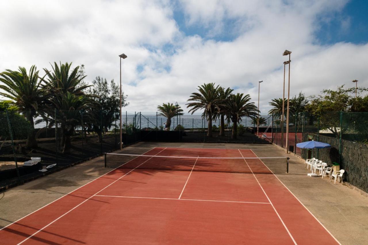 Hotel Alexandre Grand Teguise Playa Costa Teguise Esterno foto